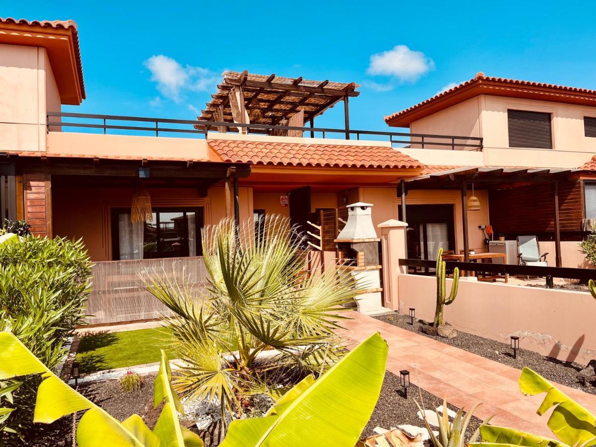 Stillvolle Villa Mit Terrasse, Garten Und Grill Lajares Bagian luar foto